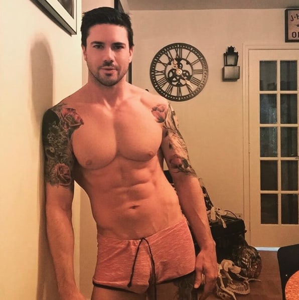 Doctor calls his nurse in for sexual procedure 6