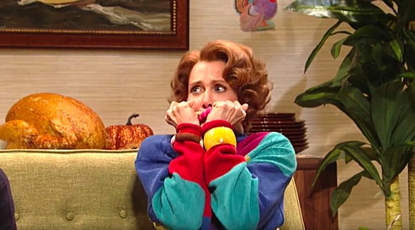Kristen Wiig S Sue Returns To Snl For A Double Thanksgiving Surprise Watch Towleroad Gay News