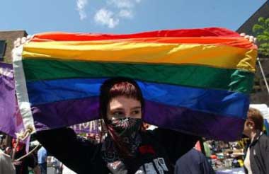 Rainbowflagprotester