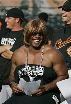 Barry_bonds_drag_1