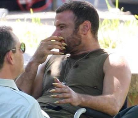 Liev_schreiber_nails