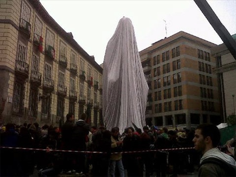 Statue2