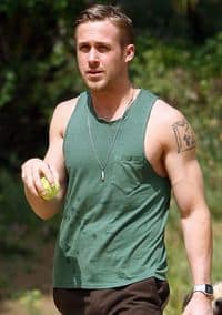 Ryan-gosling-sleeveless-dog-10