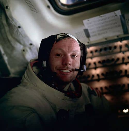 589px-Neil_Armstrong