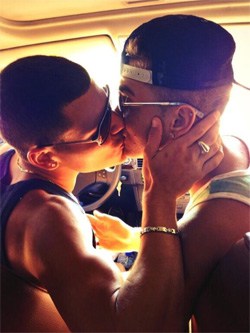 Bieber_kiss