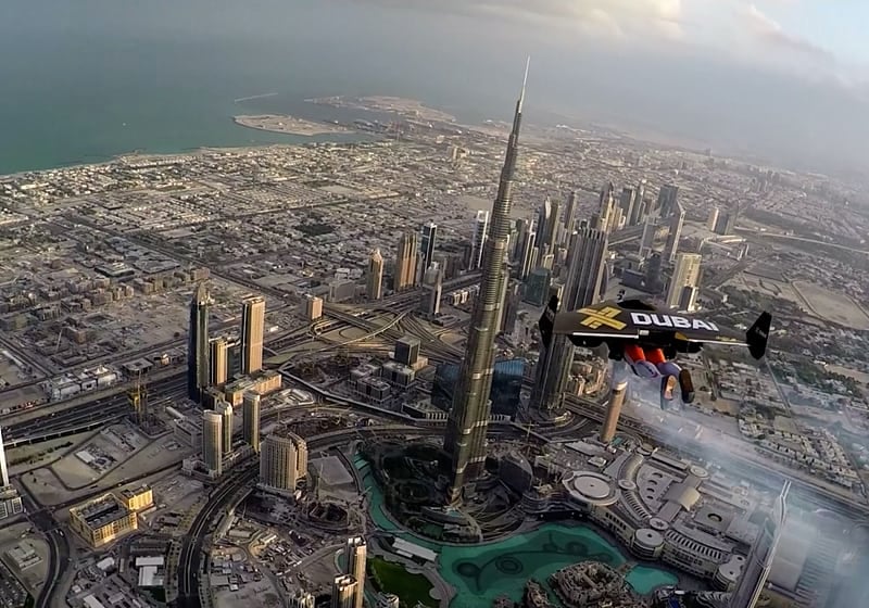 Watch This Astonishing Video of Jetpacks Over Dubai Now