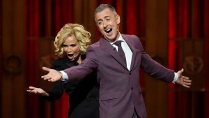 Alan_Cumming_Kristin_Chenoweth_476297262