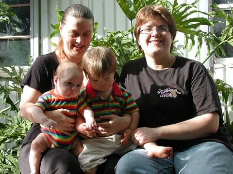 Lesbian_family