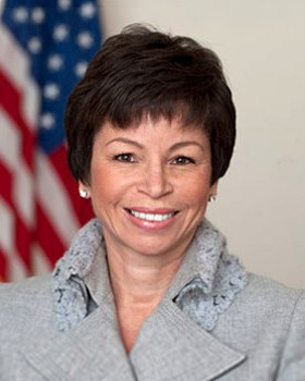 Valerie_Jarrett_official_portrait_small