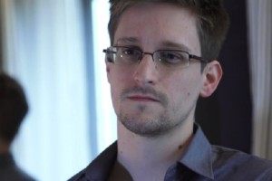 edward-snowden-guardian-vid