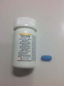 448px-Truvada_pill_flask (1)