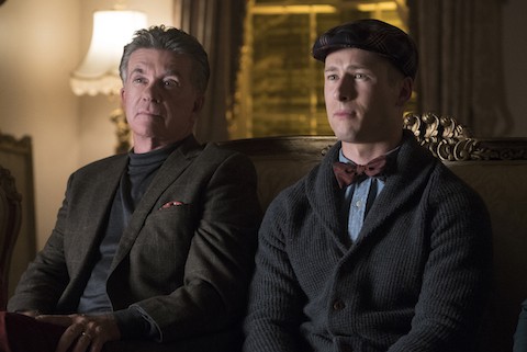 SCREAM QUEENS: L-R: Guest star Alan Thicke and series star Glen Powell in the "Thanksgiving" episode of SCREAM QUEENS airing Tuesday, Nov. 24 (9:00-10:00 PM ET/PT) on FOX. ©2015 Fox Broadcasting Co. Cr: Cook Allender/FOX.