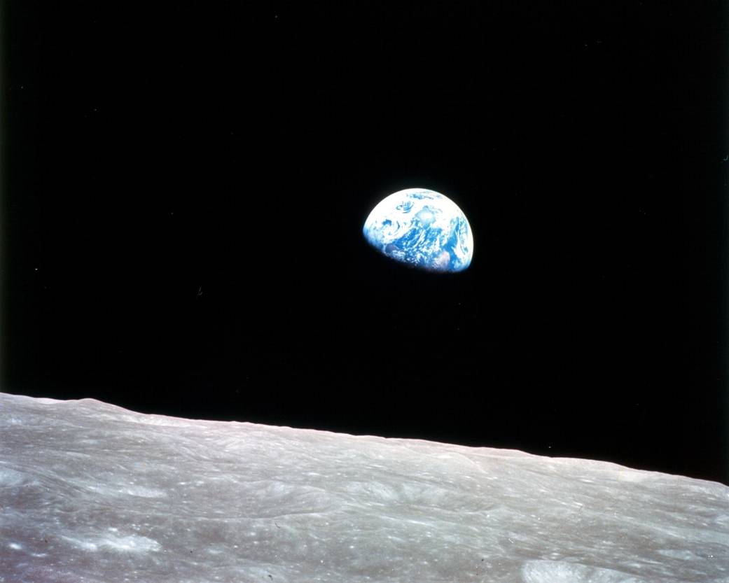 3_earthrise