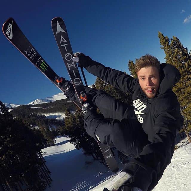 Gus Kenworthy selfie