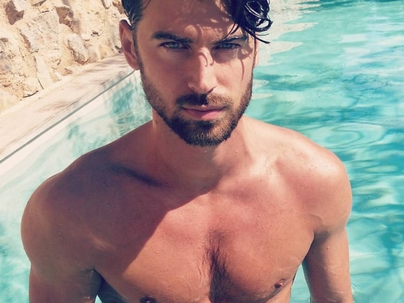 shirtless-ferran-calderon-01132016-lead01-580x435