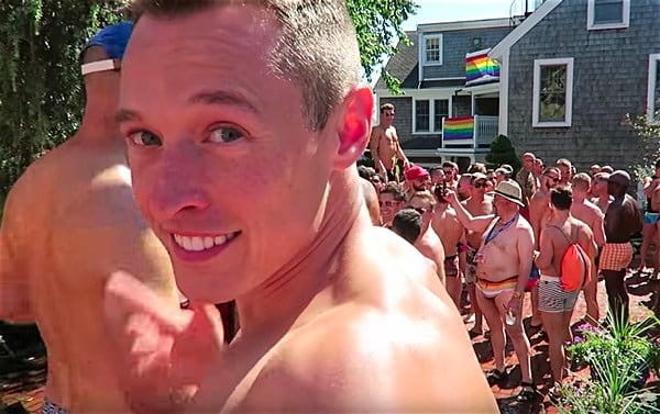 Davey Wavey Pics