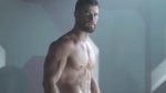 Chris Hemsworth shirtless