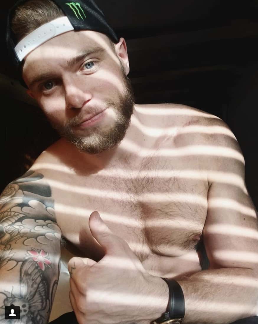 gus kenworthy naked