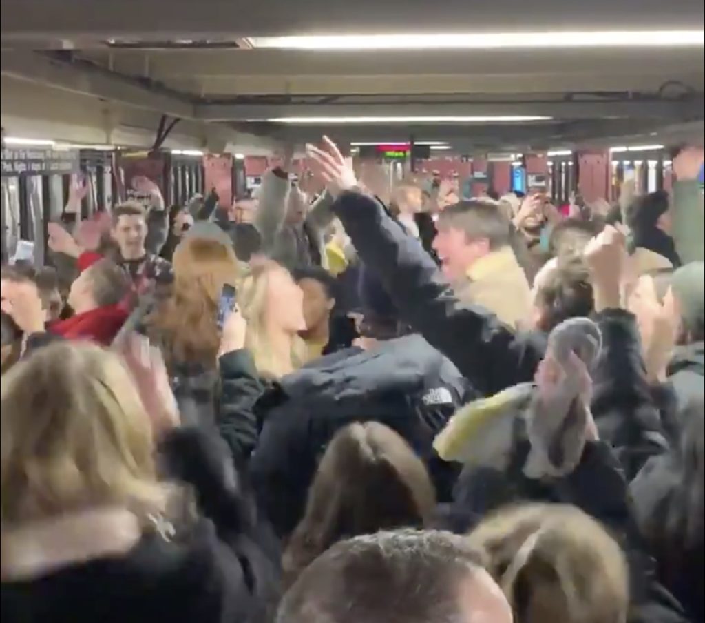 Nyc Subway Station Bursts Into Spontaneous Dance Party After Robyn Concert: Watch 1 Robyn subway