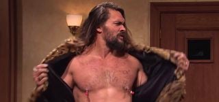 Jason Momoa’s Nips Made a Surprise Appearance in First Impressions Court: WATCH