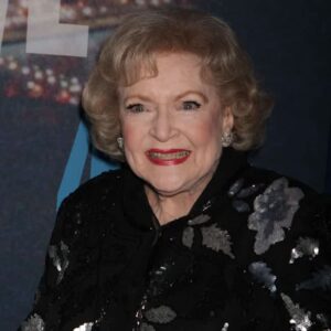 Steve Martin pays tribute to Betty White before 100th birthday and recalls first time meeting legend 4 472870 origin 1