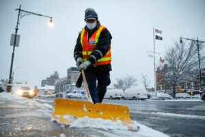 Flooding hits western U.S., winter storm in the east 12 473932 origin 1
