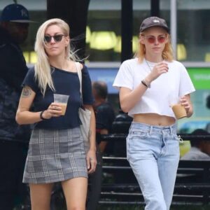Kristen Stewart Engagement Going Well; Thrilled With Proposal -- And Not Just Resolving 'Who's Going to Fulfill What Weird F****** Gender Role Thing' 4 485899 origin 1