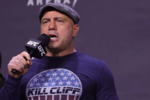US star Joe Rogan, podcaster in eye of misinformation storm 14 490681 origin 1