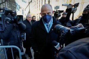 Avenatti convicted of defrauding ex-client Stormy Daniels, sealing U.S. lawyer's fall 22 490988 origin 1