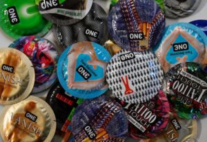 US authorizes first condom for use in anal sex 4 497047 origin 1