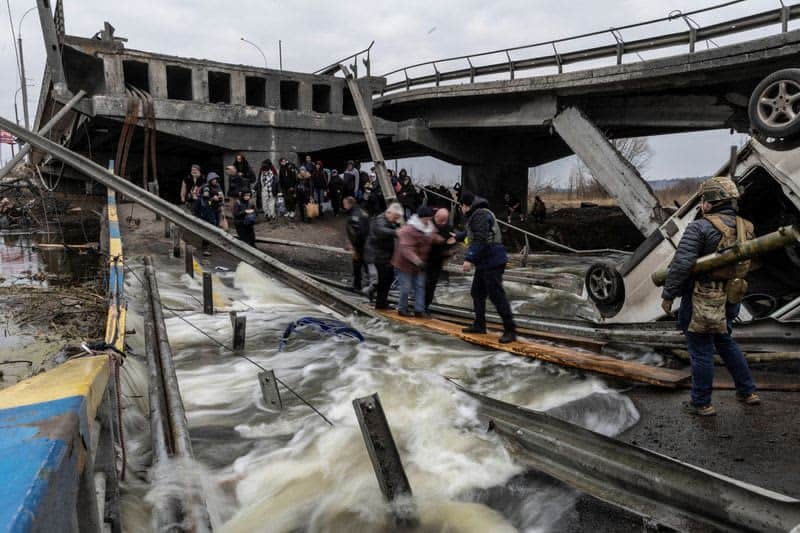 Moscow Says It Will Let Ukrainian Civilians Flee - To Russia 1 498800 origin 1