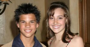 Taylor Lautner's Former Child Costar Protests Against Disney For 'Indoctrinating' Children 30 506533 origin 1