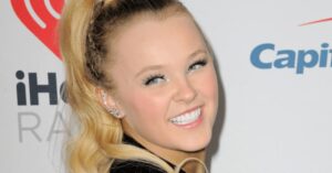 JoJo Siwa Claims She 'Wasn't Invited' to the Kids' Choice Awards, Spills Awards Show Still Played Her Music 30 507187 origin 1