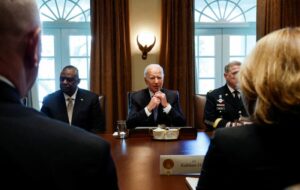 Biden unveils $800 million in new Ukraine military aid, to ask Congress for more 22 509552 origin 1