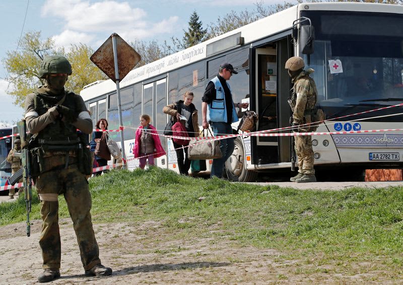 Civilians Evacuated From Ukraine's Mariupol; U.s. Speaker Pelosi Visits Kyiv 5 511905 origin 1 5