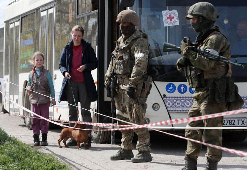 Civilians Evacuated From Ukraine's Mariupol; U.s. Speaker Pelosi Visits Kyiv 8 511905 origin 1 8