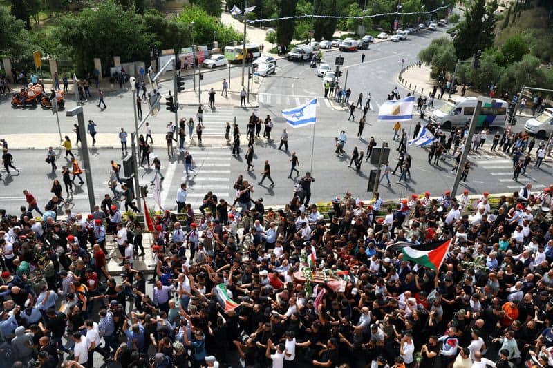 Israeli Police Beat Mourners At Funeral Of Slain Palestinian Journalist 4 521185 521185 origin 1 3