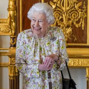 Queen Elizabeth gets standing ovation at Platinum Jubilee event 6 521559 origin 1