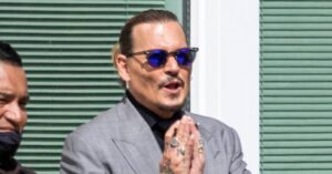 Johnny Depp Gets Standing Ovation During Second UK Show Hours Before Deliberations Continue In Amber Heard Defamation Trial 96 563586 origin 1