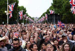 Queen Elizabeth's Jubilee celebrations end with pageant through London 26 583816 origin 1