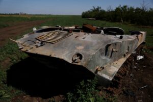 Russia destroys bridge over Ukrainian river, cutting escape route 32 585420 origin 1