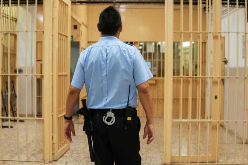 Wisconsin prison guard who allegedly threw gay woman into a fire will get hate crime charges dropped: report 41 592015 origin 1