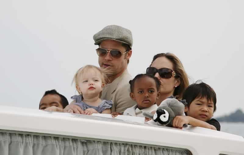Hollywood Heartthrob To Reclusive A-Lister: Look Back At Brad Pitt's Personal Life & Career Over The Years — Photos 16 592715 592715 origin 1 4