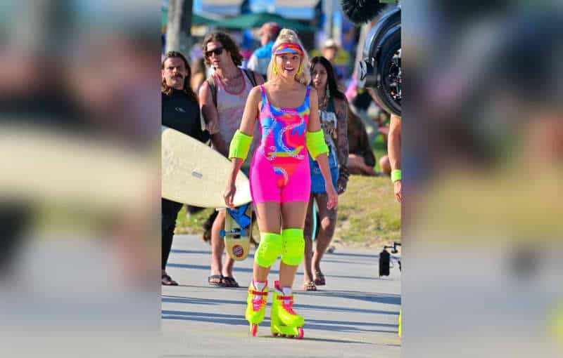 Margot Robbie and Ryan Gosling Skate as Barbie and Ken