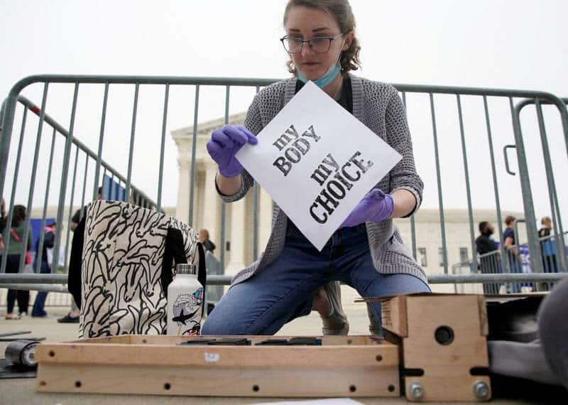 Some U.S. students re-think college plans in states with abortion bans 49 594211 origin 1