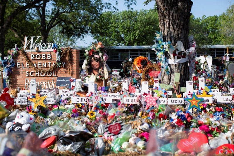 Video shows police response in Uvalde shooting was 'indefensible,' Cruz says 35 595236 595236 origin 1 5