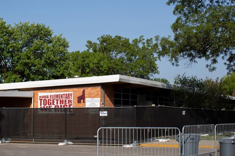 Video shows police response in Uvalde shooting was 'indefensible,' Cruz says 37 595236 595236 origin 1 7