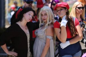 'Thrones' and 'Rings' fans ready for battle as Comic-Con returns 8 599240 origin 1