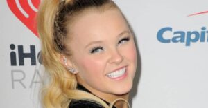 JoJo Siwa Slammed For Saying She Doesn't Like The Word 'Lesbian' 20 605329 origin 1