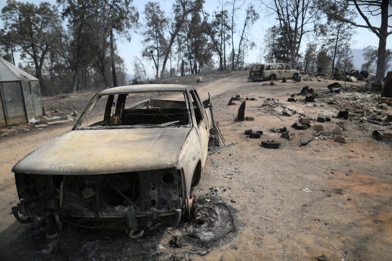 Firefighters start to contain raging California wildfire near Yosemite 20 606319 origin 1